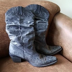 Steve Madden distressed black boots